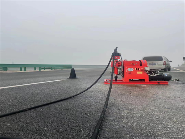 陇川马路路基路面开裂下沉注浆加固灌浆